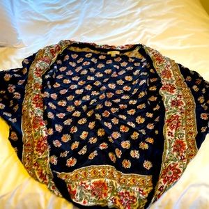 Shawl wrap with floral print